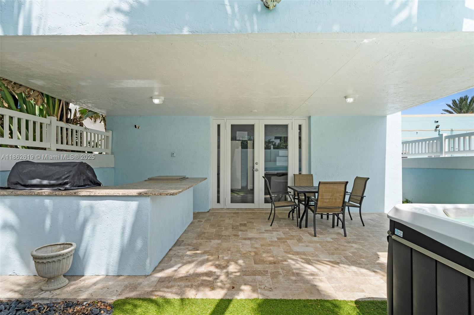 311 N Surf Rd #311, Hollywood FL 33019