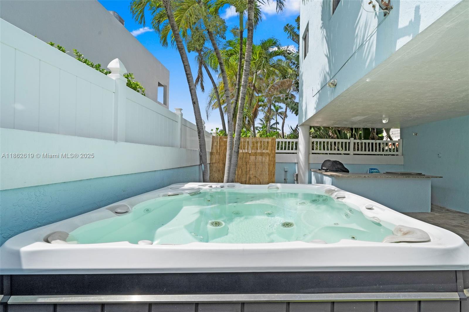 311 N Surf Rd #311, Hollywood FL 33019