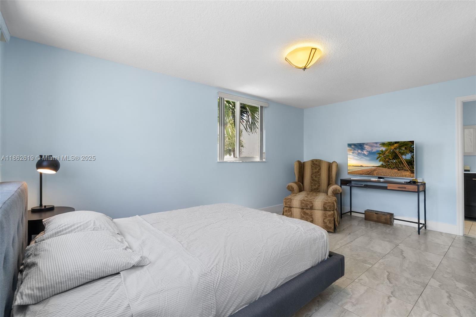 311 N Surf Rd #311, Hollywood FL 33019