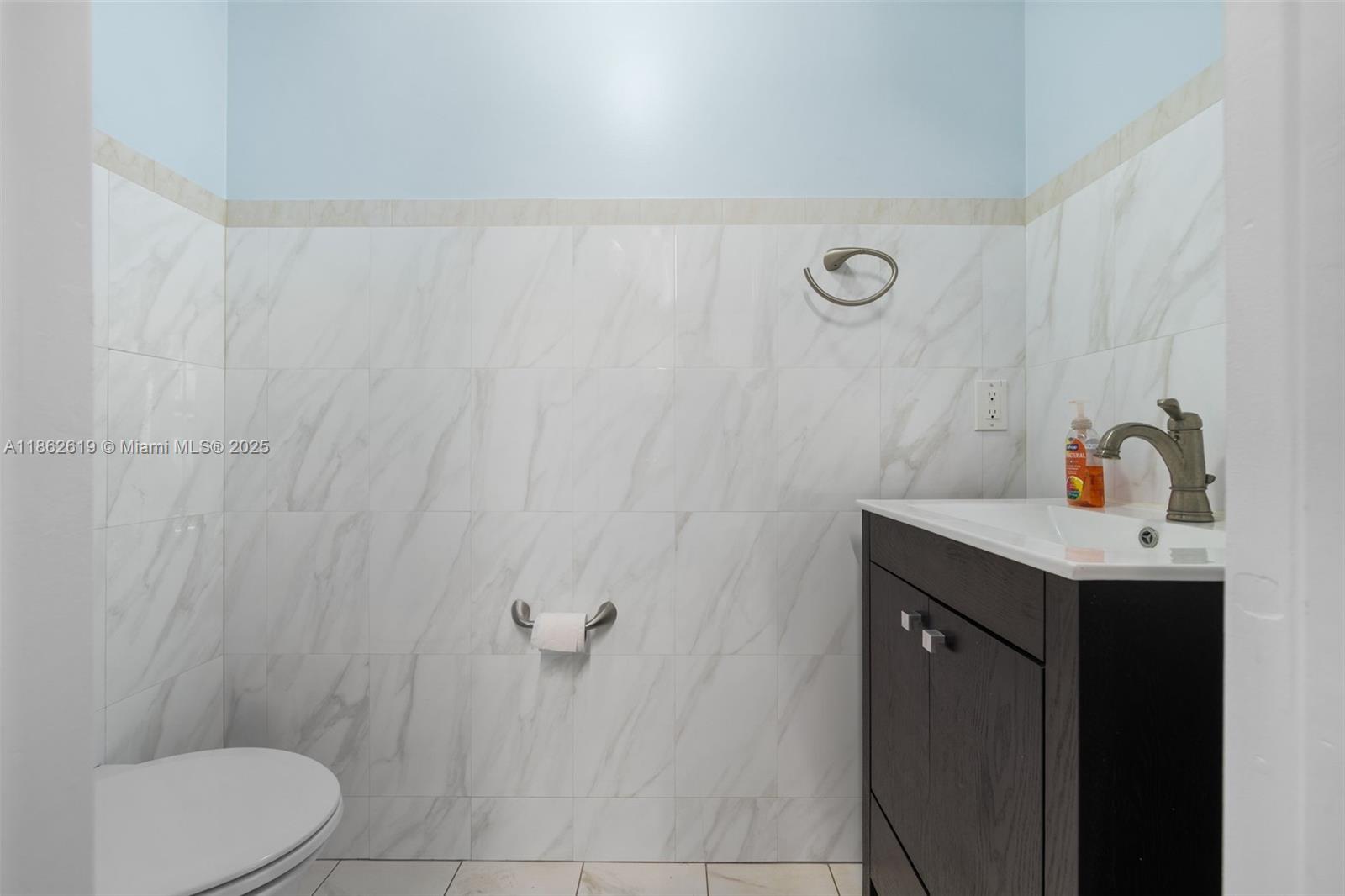 311 N Surf Rd #311, Hollywood FL 33019