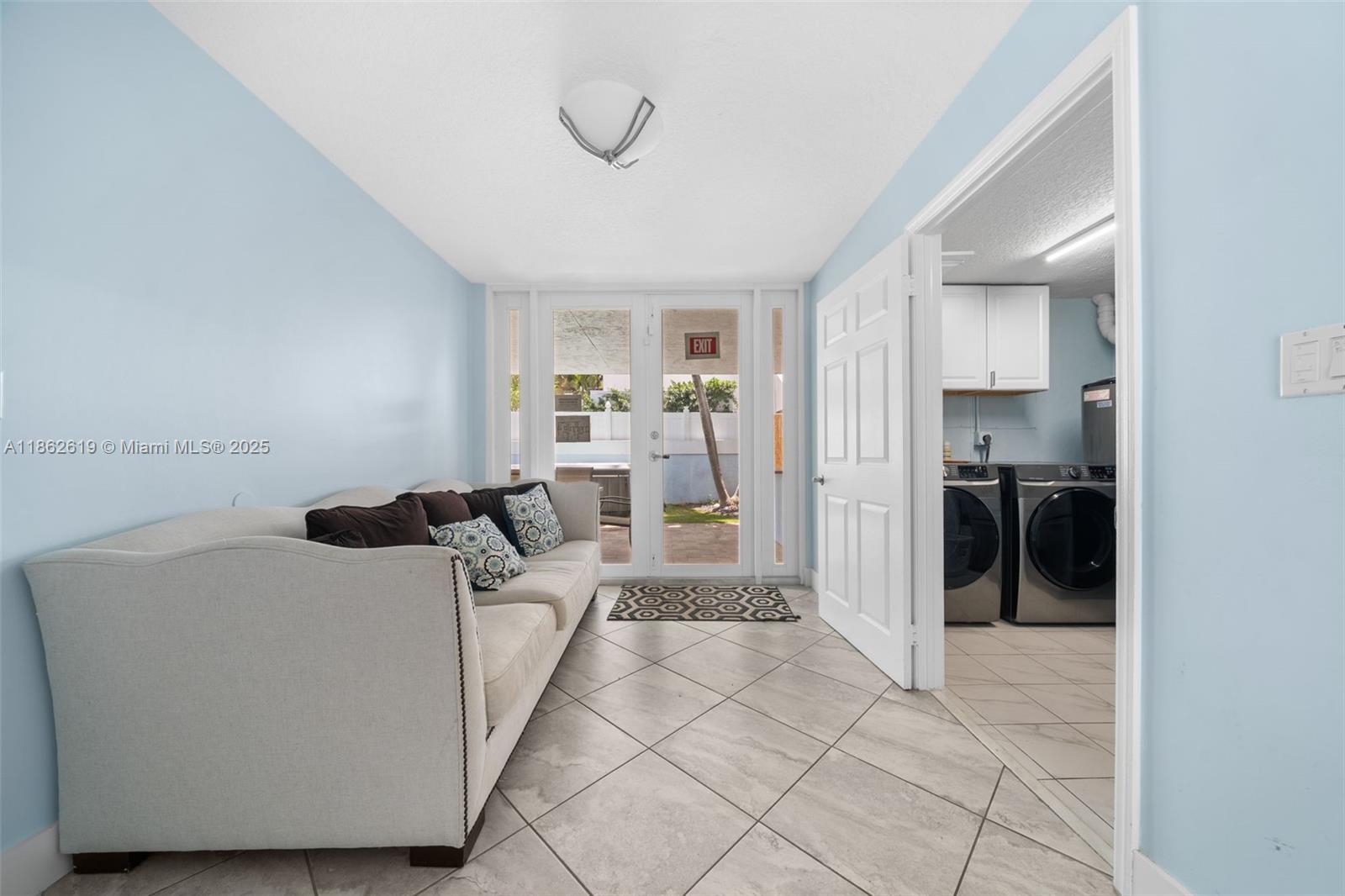 311 N Surf Rd #311, Hollywood FL 33019