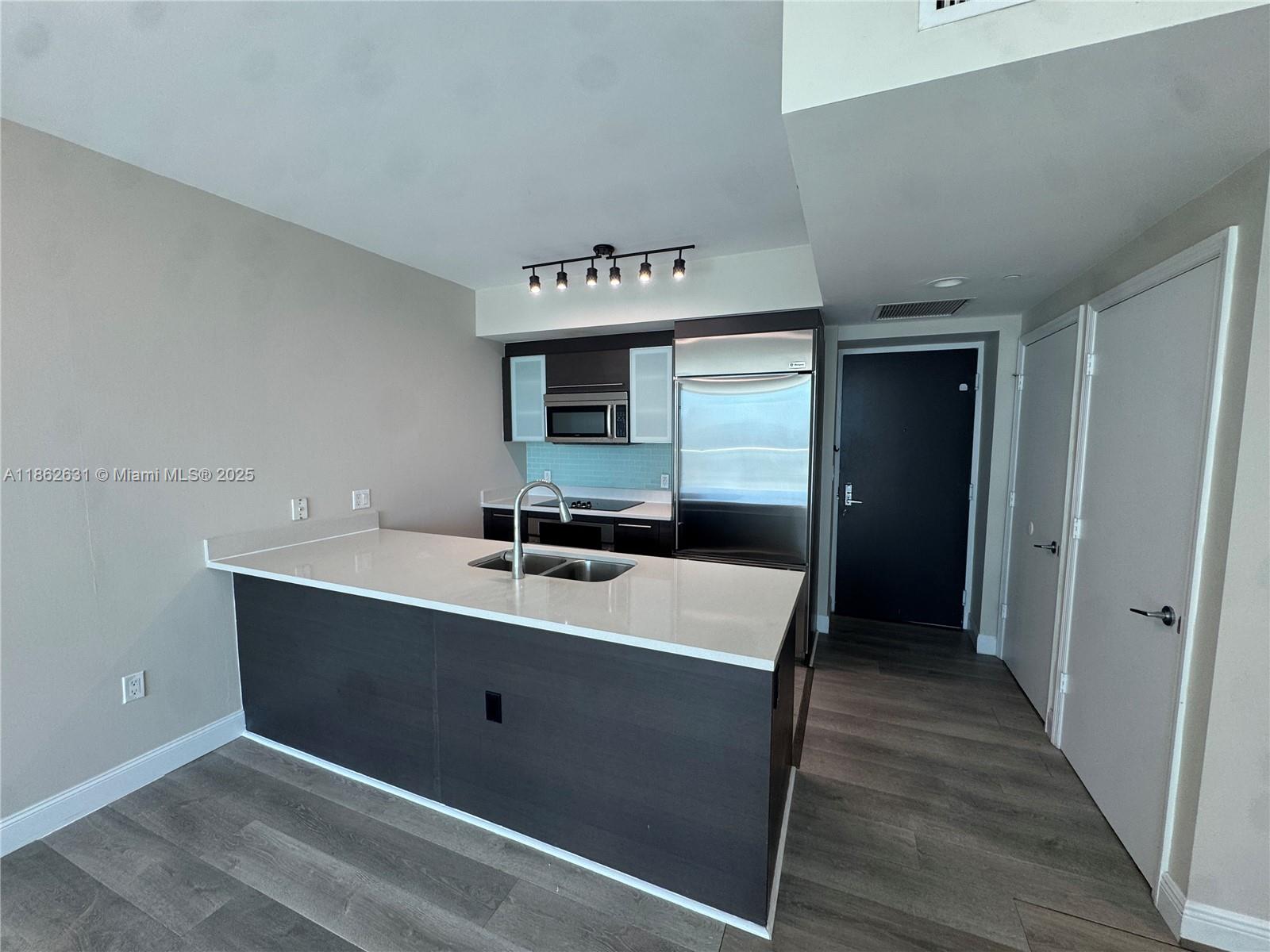 55 SE 6th St #3004, Miami FL 33131