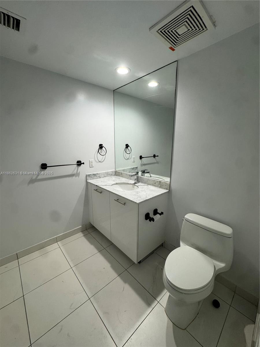 55 SE 6th St #3004, Miami FL 33131