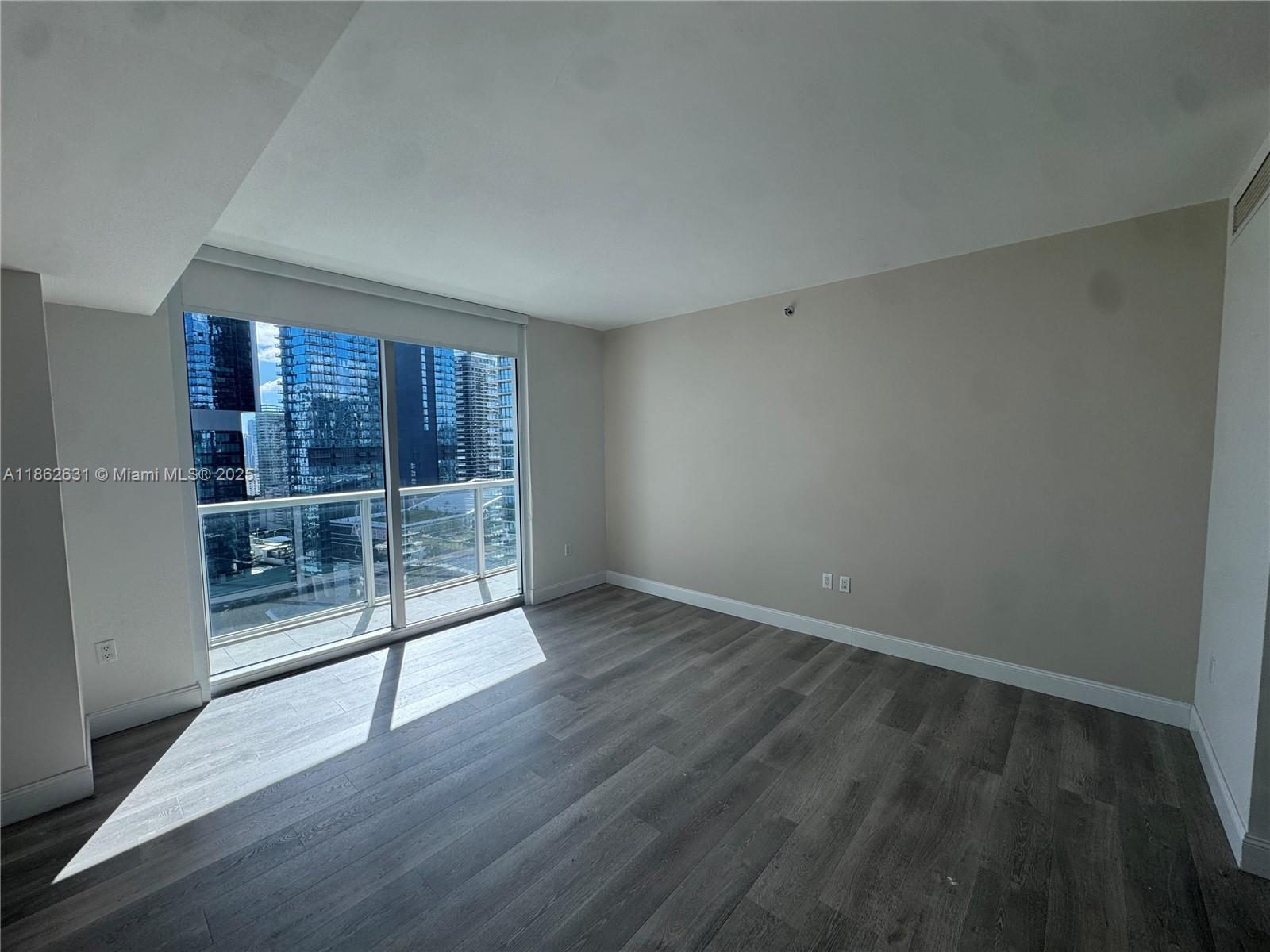 55 SE 6th St #3004, Miami FL 33131