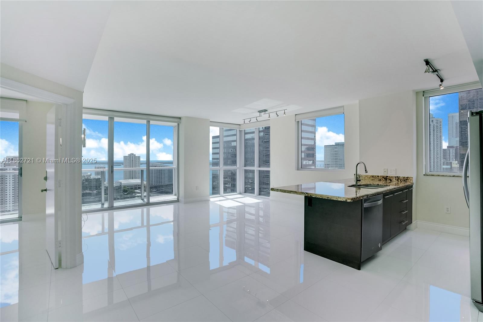 500 Brickell Ave #2702, Miami FL 33131