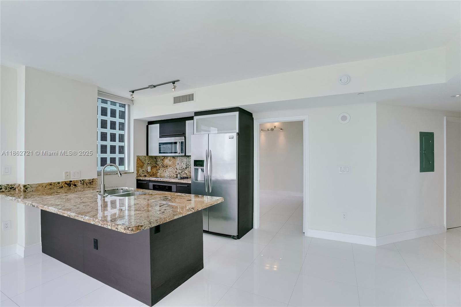 500 Brickell Ave #2702, Miami FL 33131