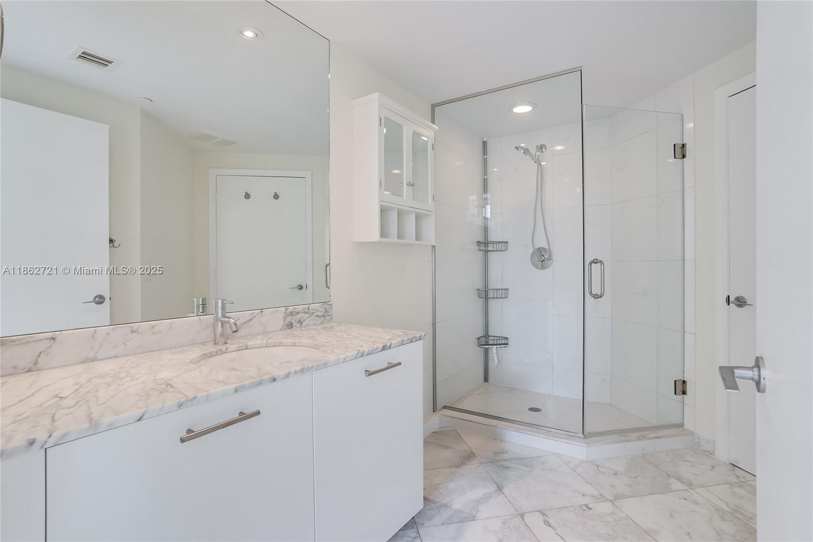 500 Brickell Ave #2702, Miami FL 33131