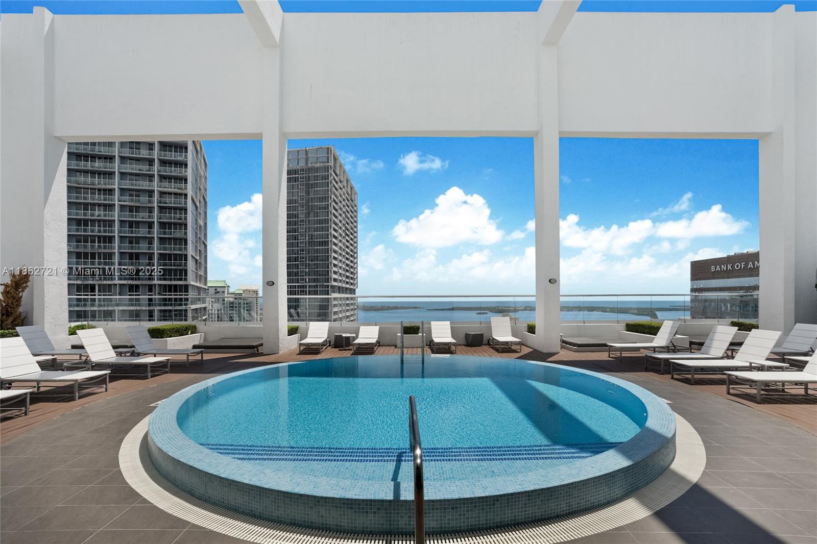 500 Brickell Ave #2702, Miami FL 33131