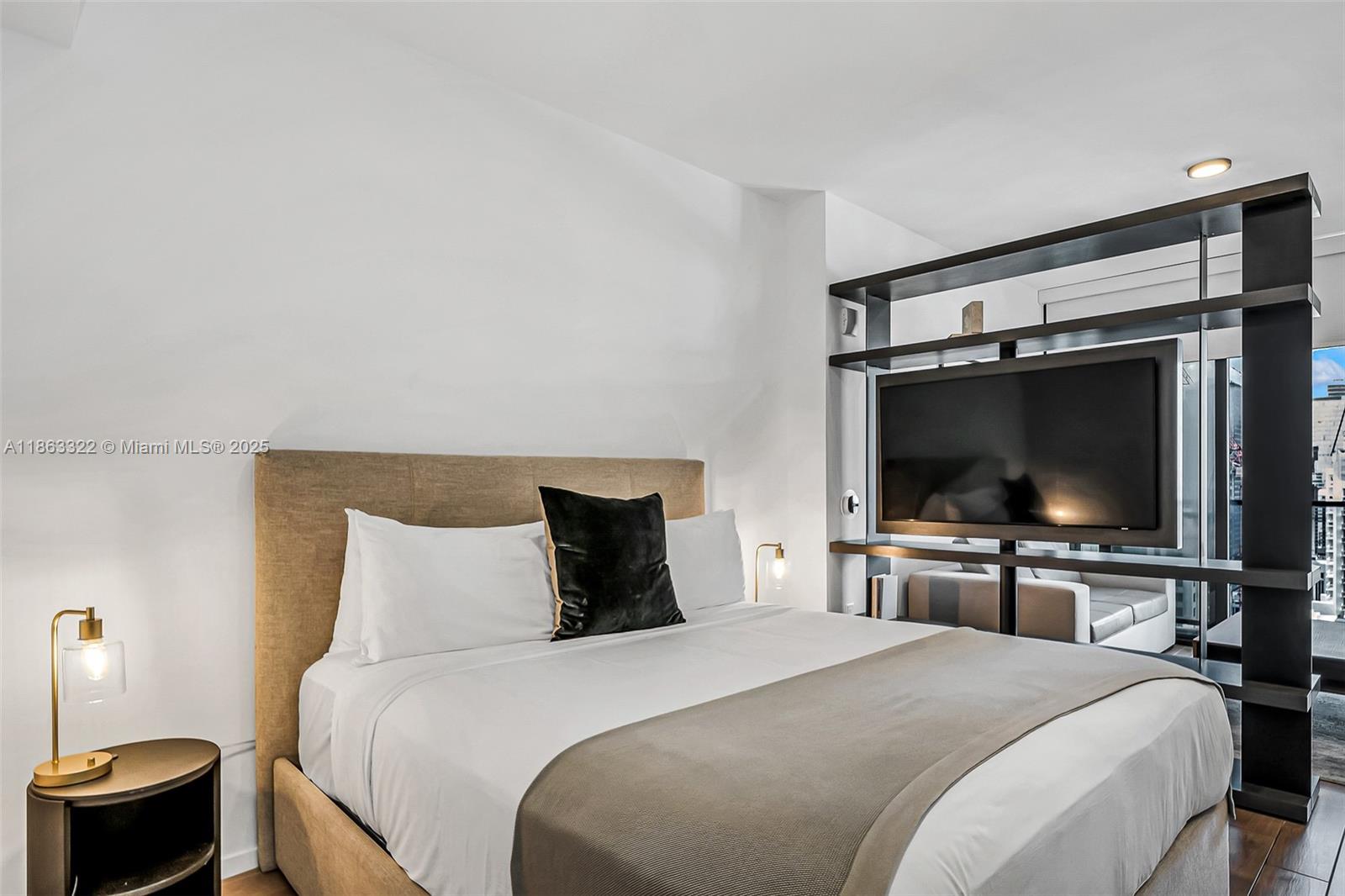 398 NE 5 #4416, Miami FL 33132