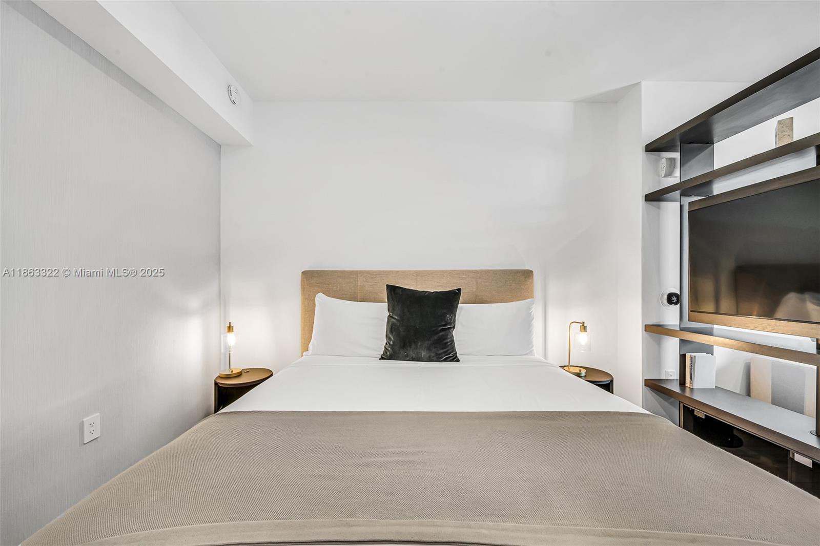 398 NE 5 #4416, Miami FL 33132