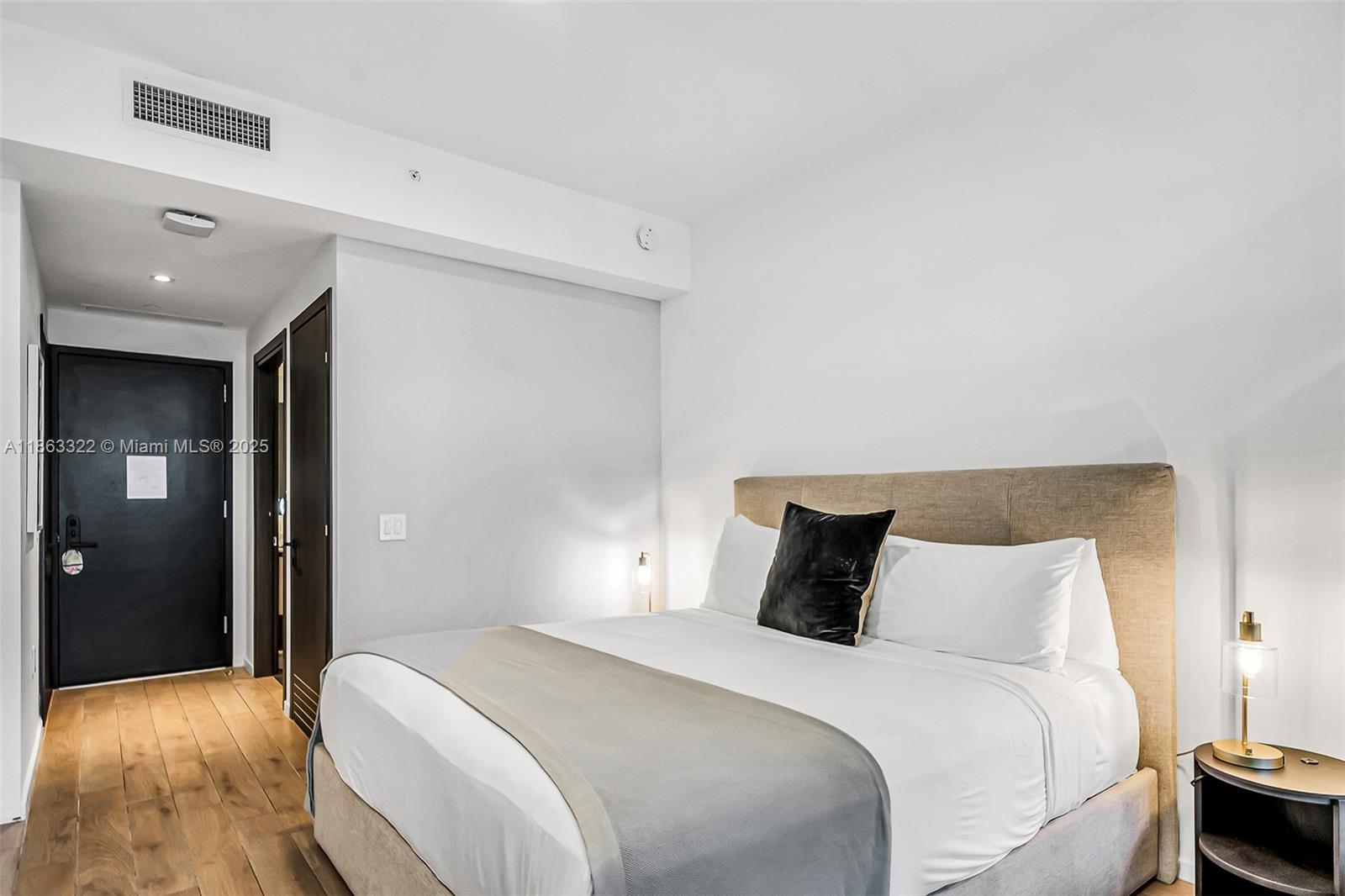 398 NE 5 #4416, Miami FL 33132