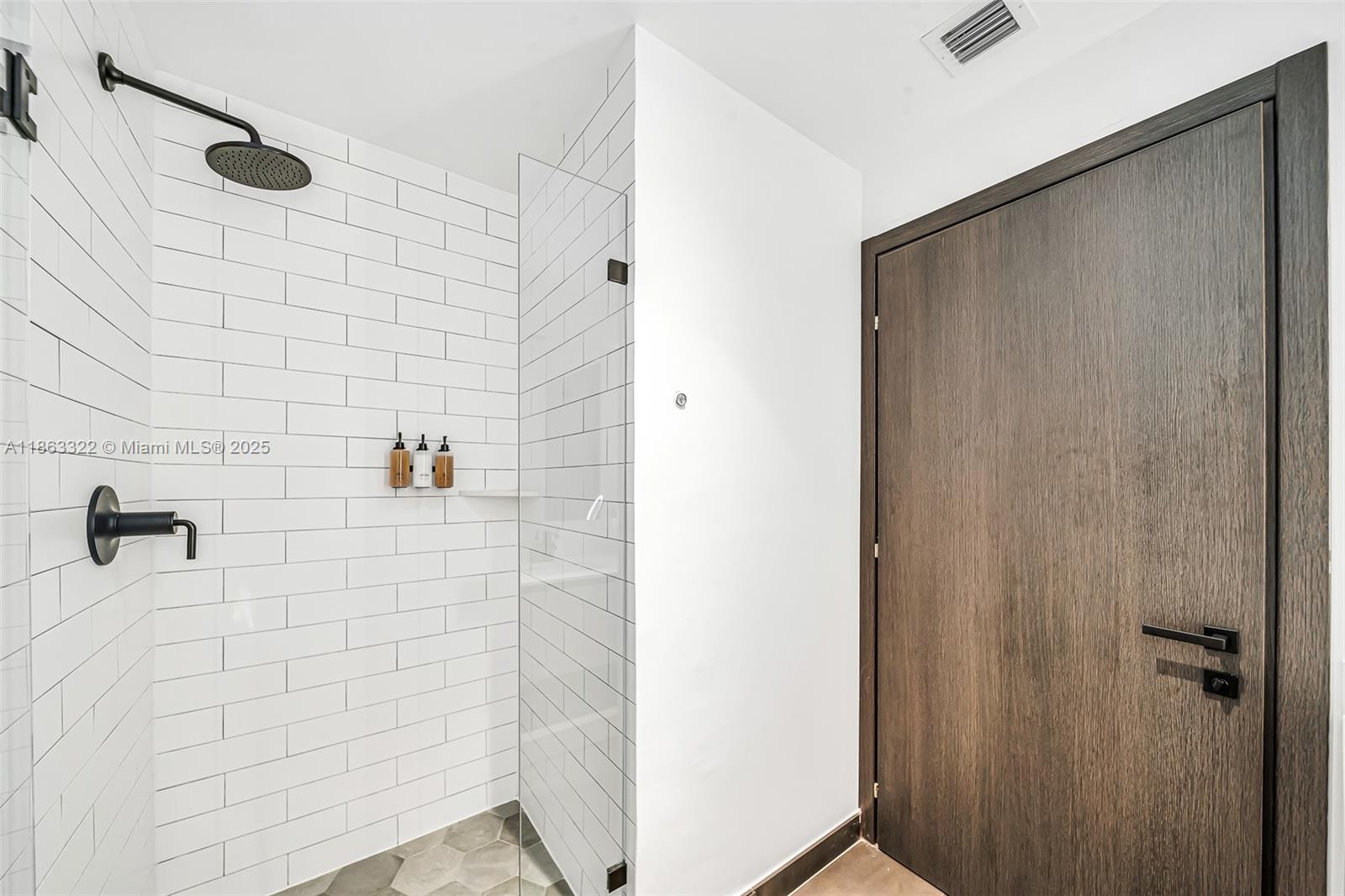 398 NE 5 #4416, Miami FL 33132
