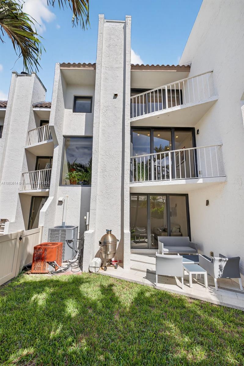 1223 Hillsboro Mile #4, Hillsboro Beach FL 33062