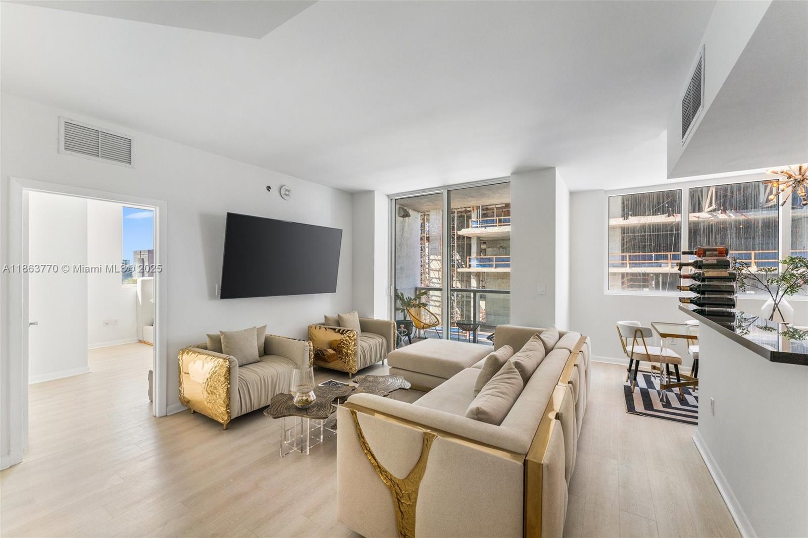 244 Biscayne Blvd #1808, Miami FL 33132
