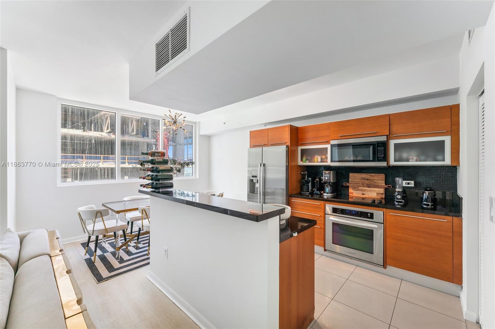 244 Biscayne Blvd #1808, Miami FL 33132