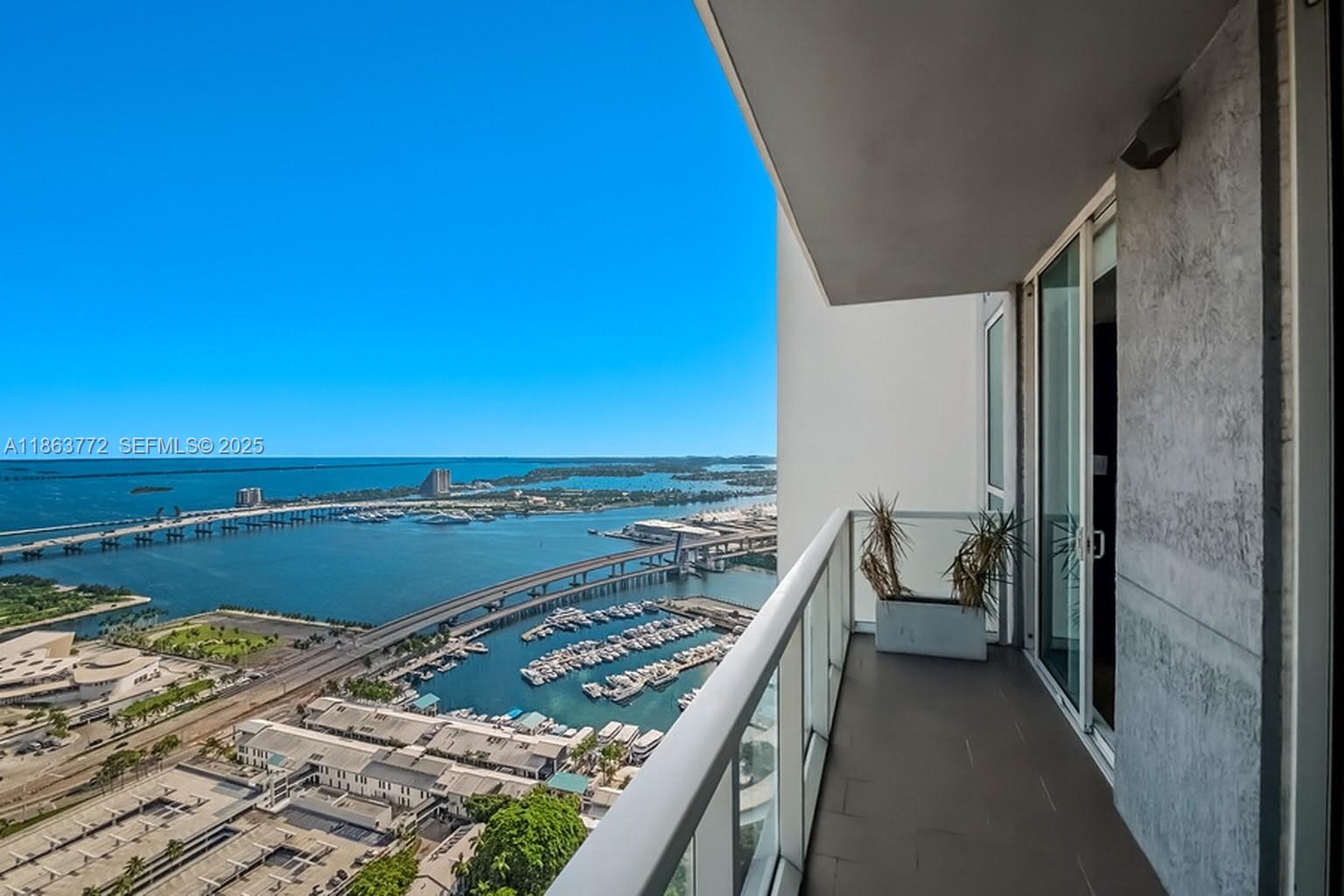 244 Biscayne Blvd #4704, Miami FL 33132