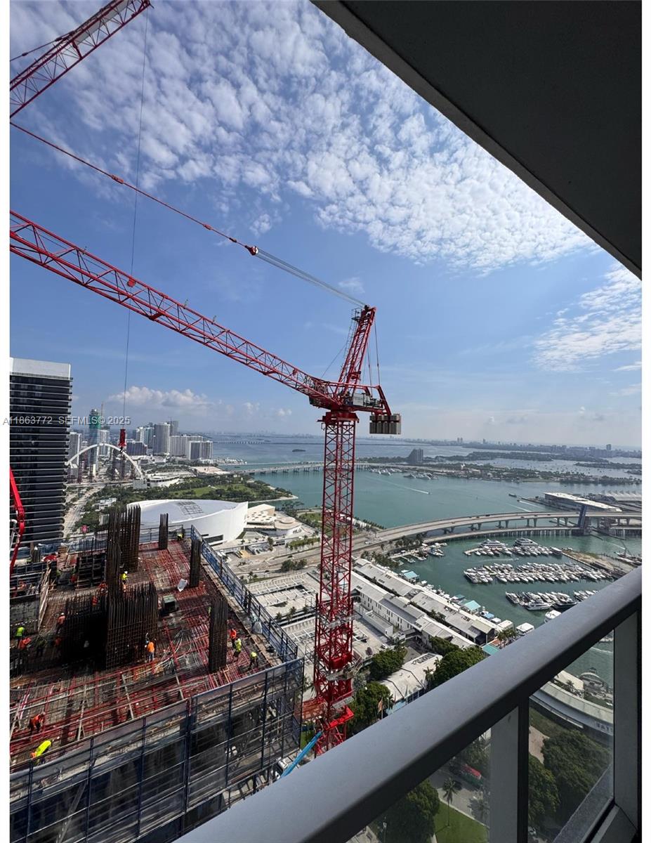 244 Biscayne Blvd #4704, Miami FL 33132