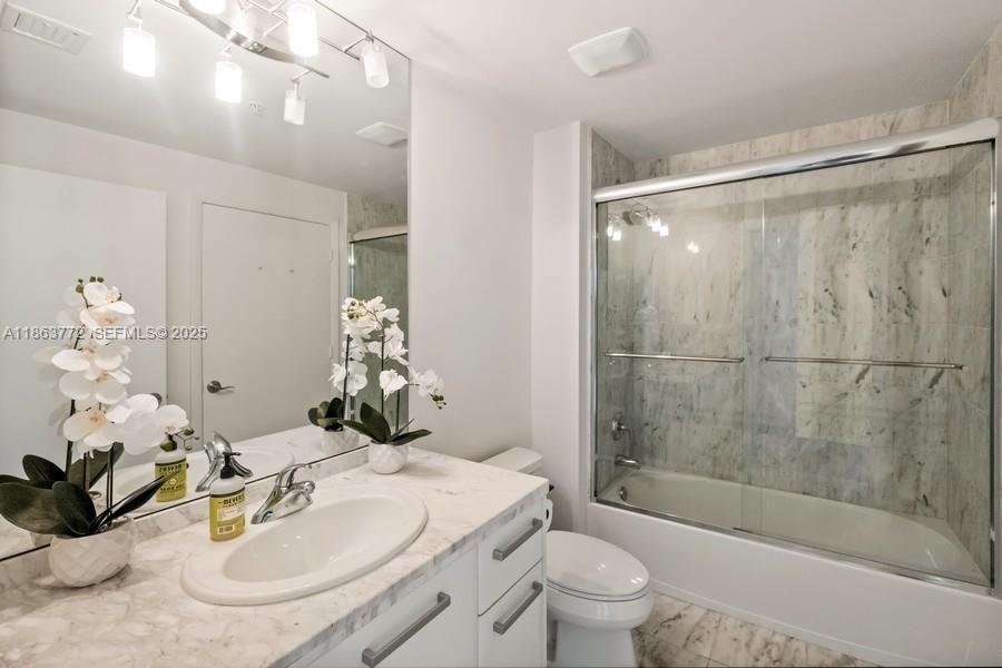 244 Biscayne Blvd #4704, Miami FL 33132