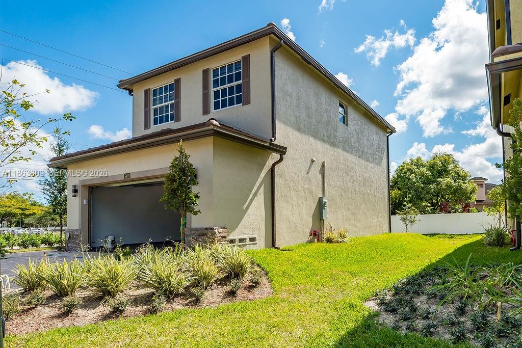 5400 NW 57th Ct, Tamarac FL 33319