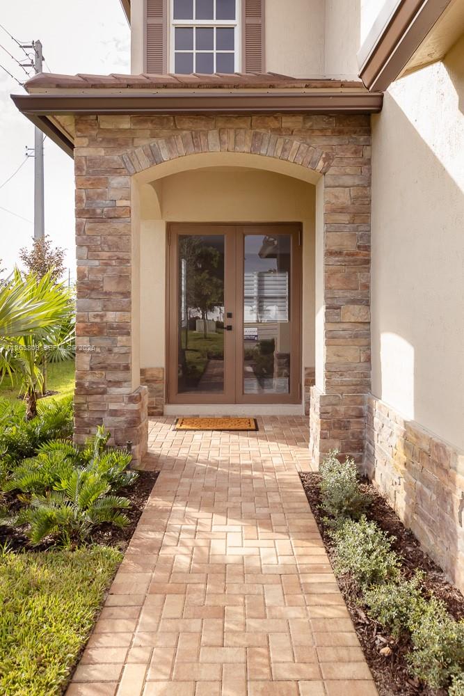5400 NW 57th Ct, Tamarac FL 33319