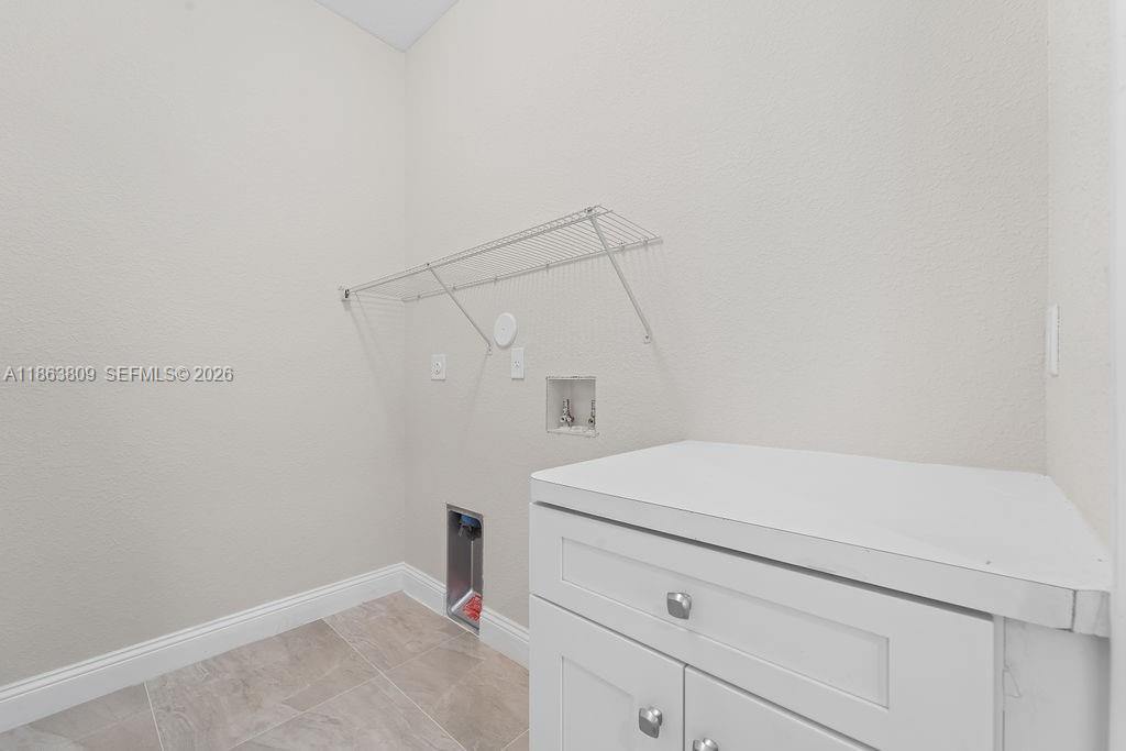 5400 NW 57th Ct, Tamarac FL 33319