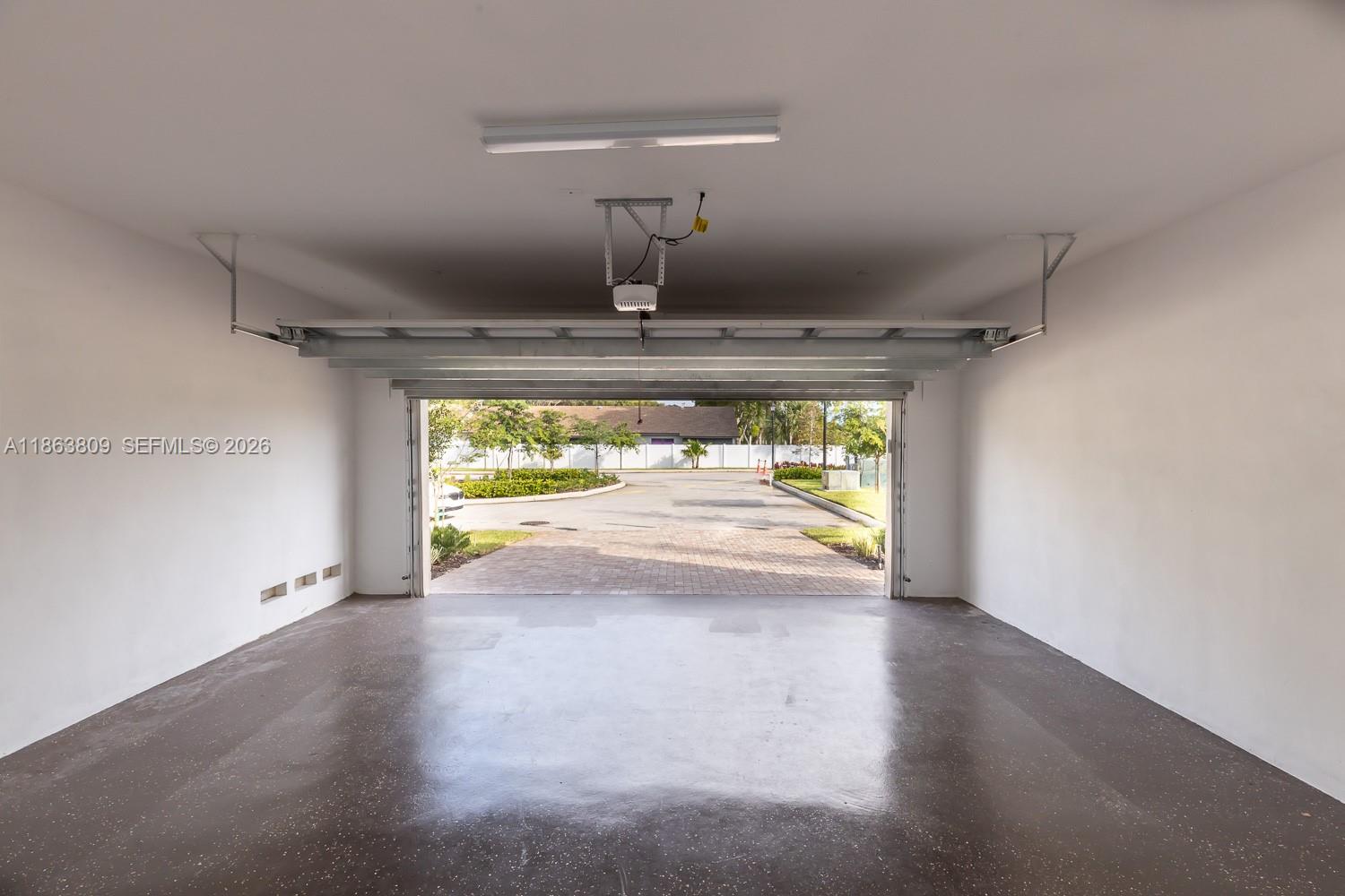 5400 NW 57th Ct, Tamarac FL 33319