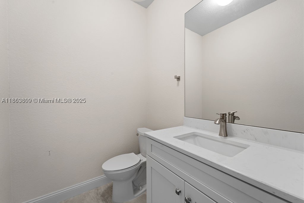 5400 NW 57th Ct, Tamarac FL 33319