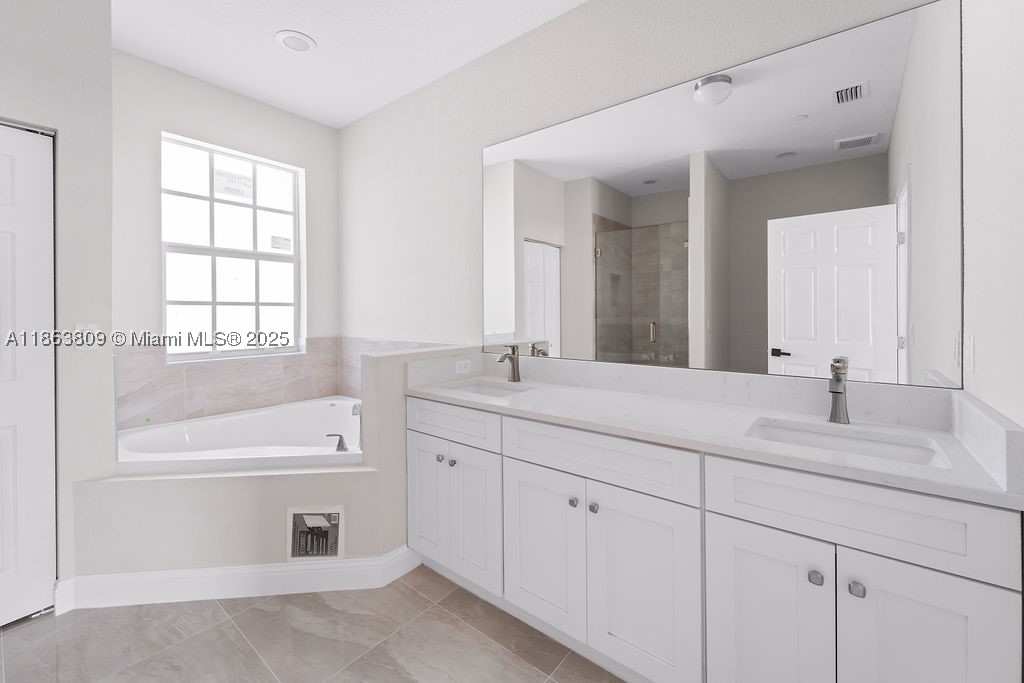 5400 NW 57th Ct, Tamarac FL 33319