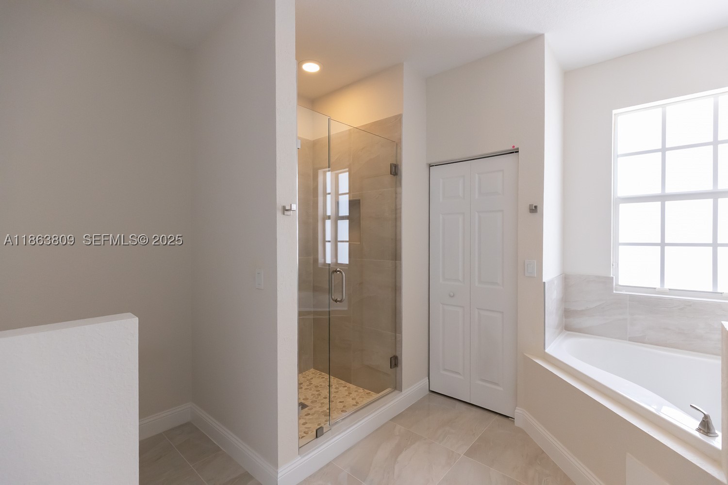 5400 NW 57th Ct, Tamarac FL 33319