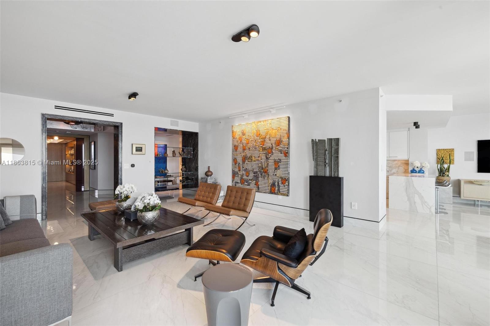 1660 W Glencoe St #401, Miami FL 33133