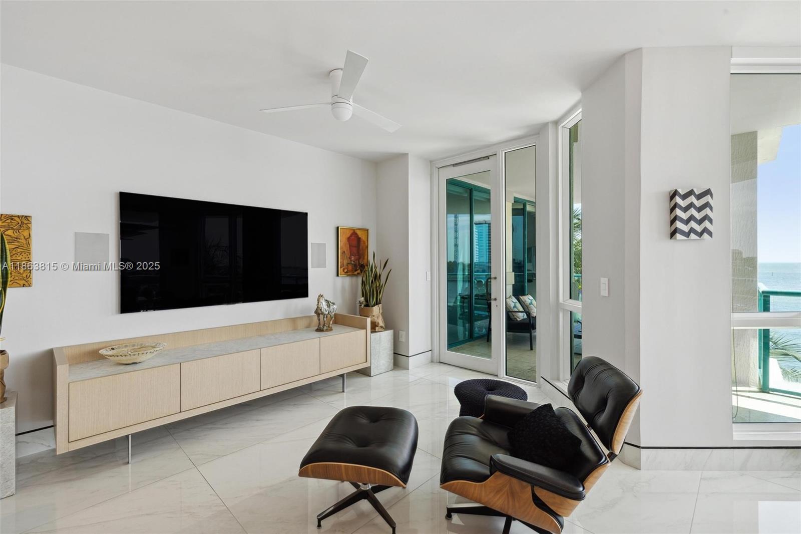1660 W Glencoe St #401, Miami FL 33133
