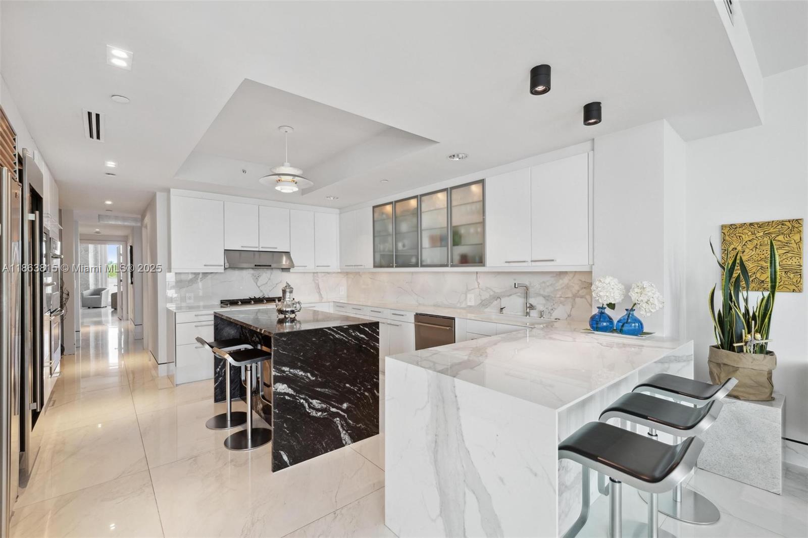 1660 W Glencoe St #401, Miami FL 33133