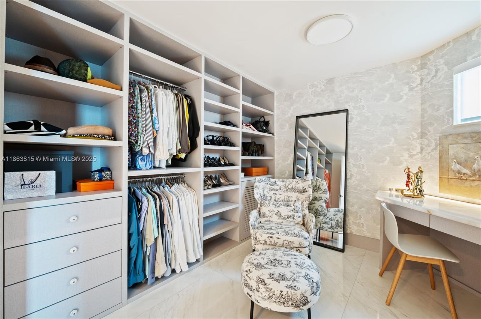 1660 W Glencoe St #401, Miami FL 33133