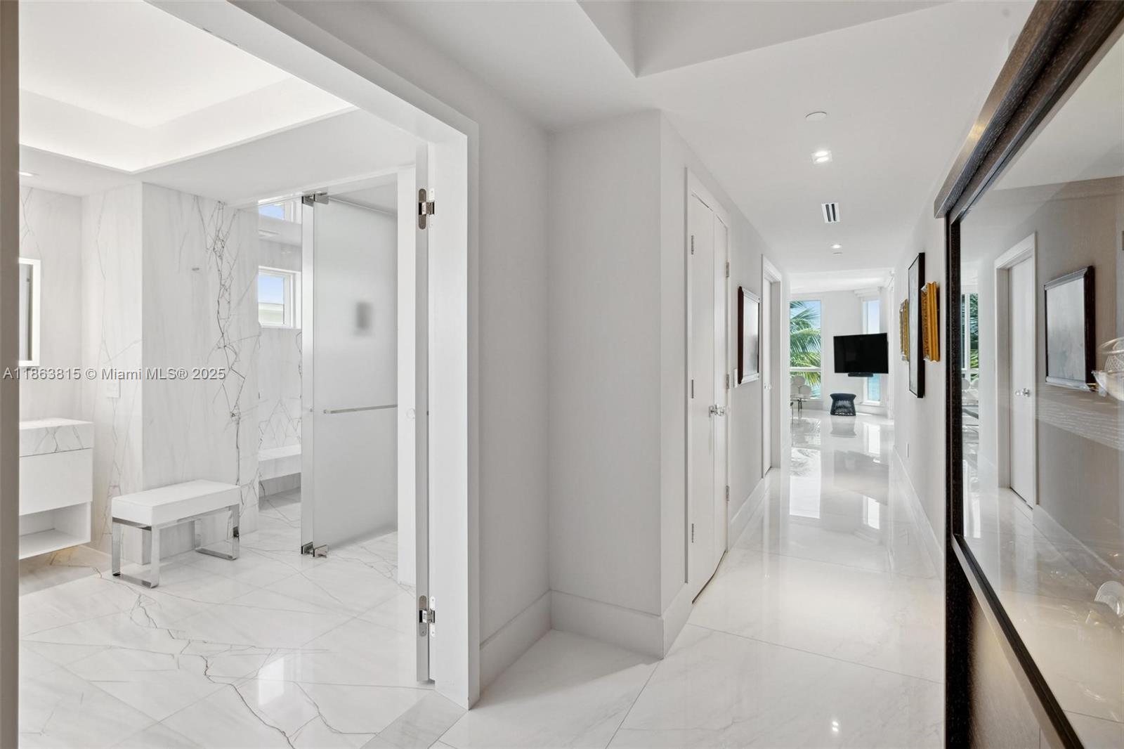 1660 W Glencoe St #401, Miami FL 33133