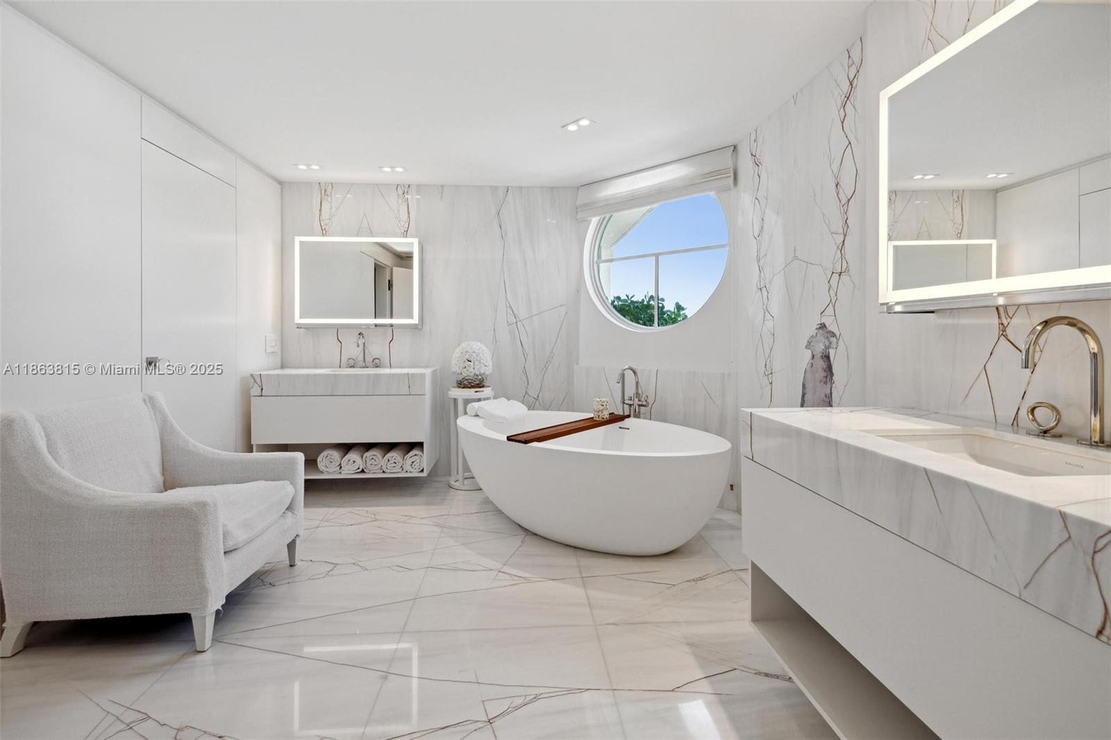 1660 W Glencoe St #401, Miami FL 33133