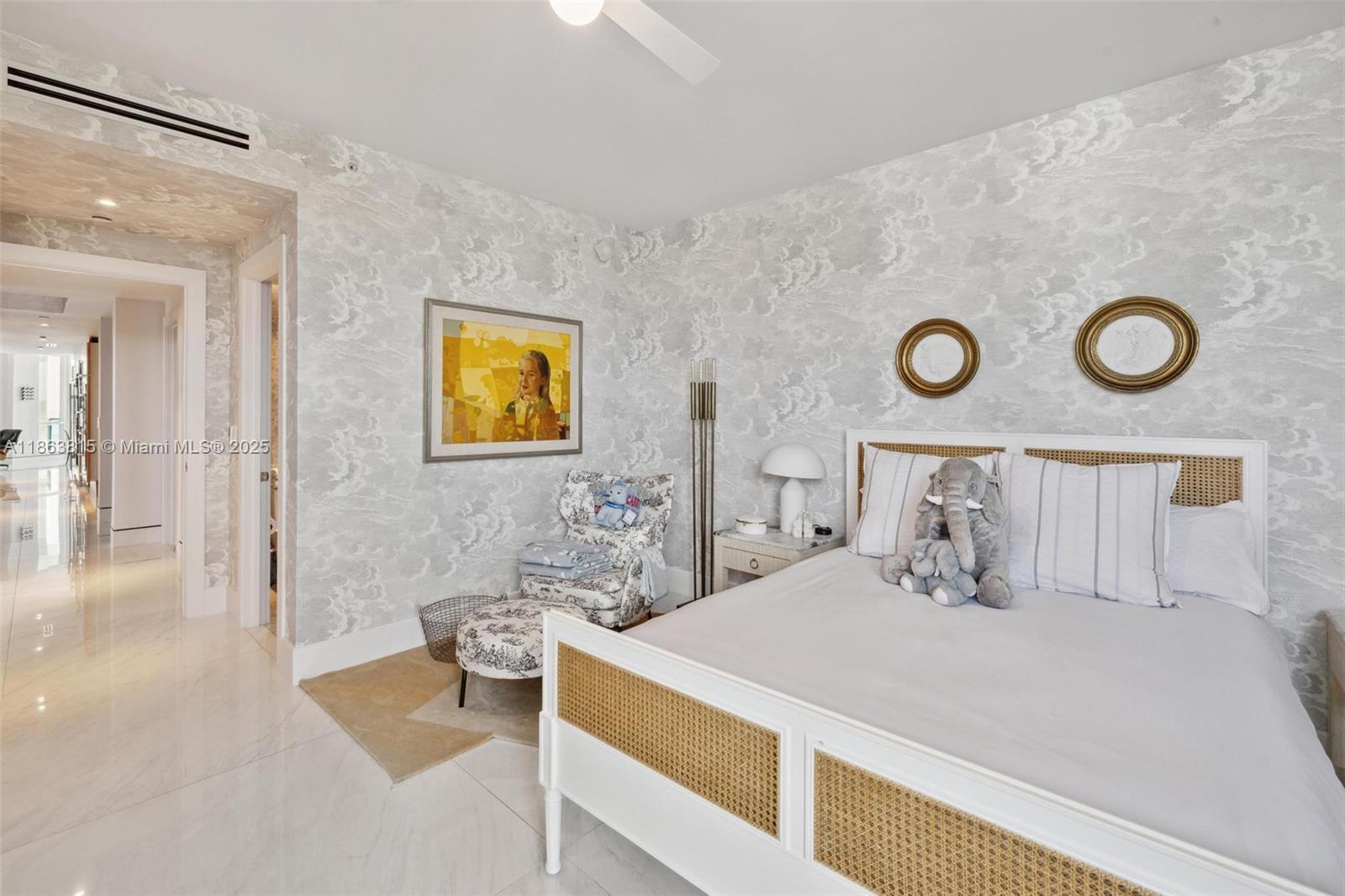 1660 W Glencoe St #401, Miami FL 33133