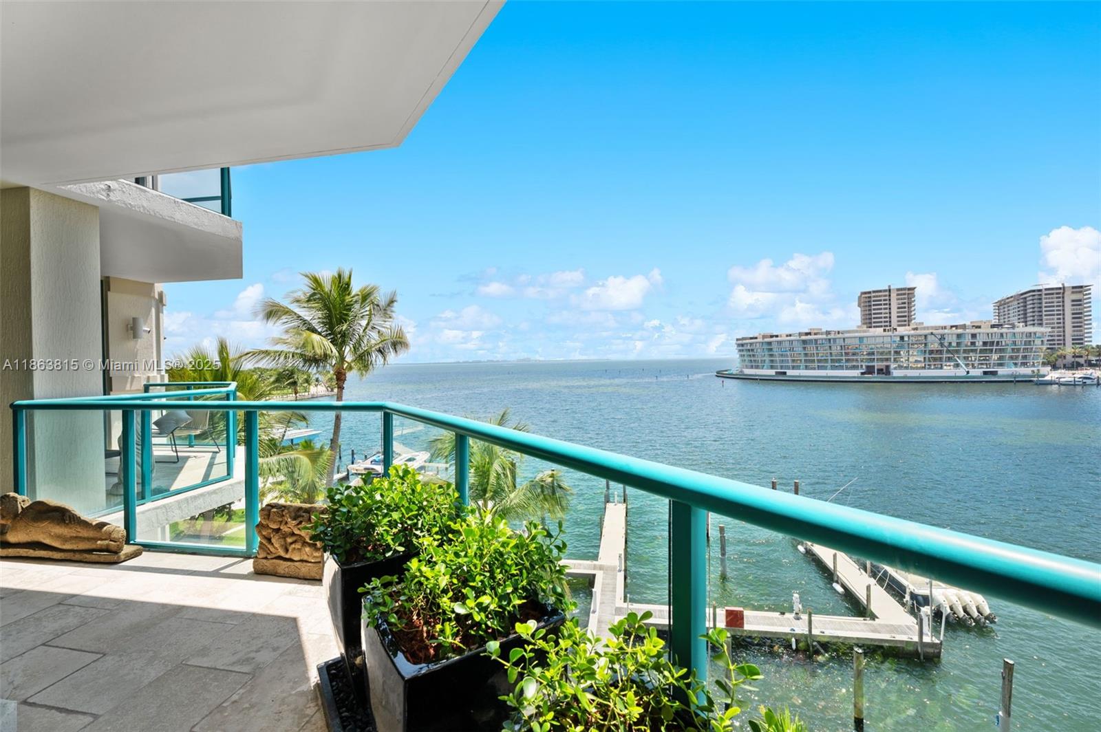 1660 W Glencoe St #401, Miami FL 33133