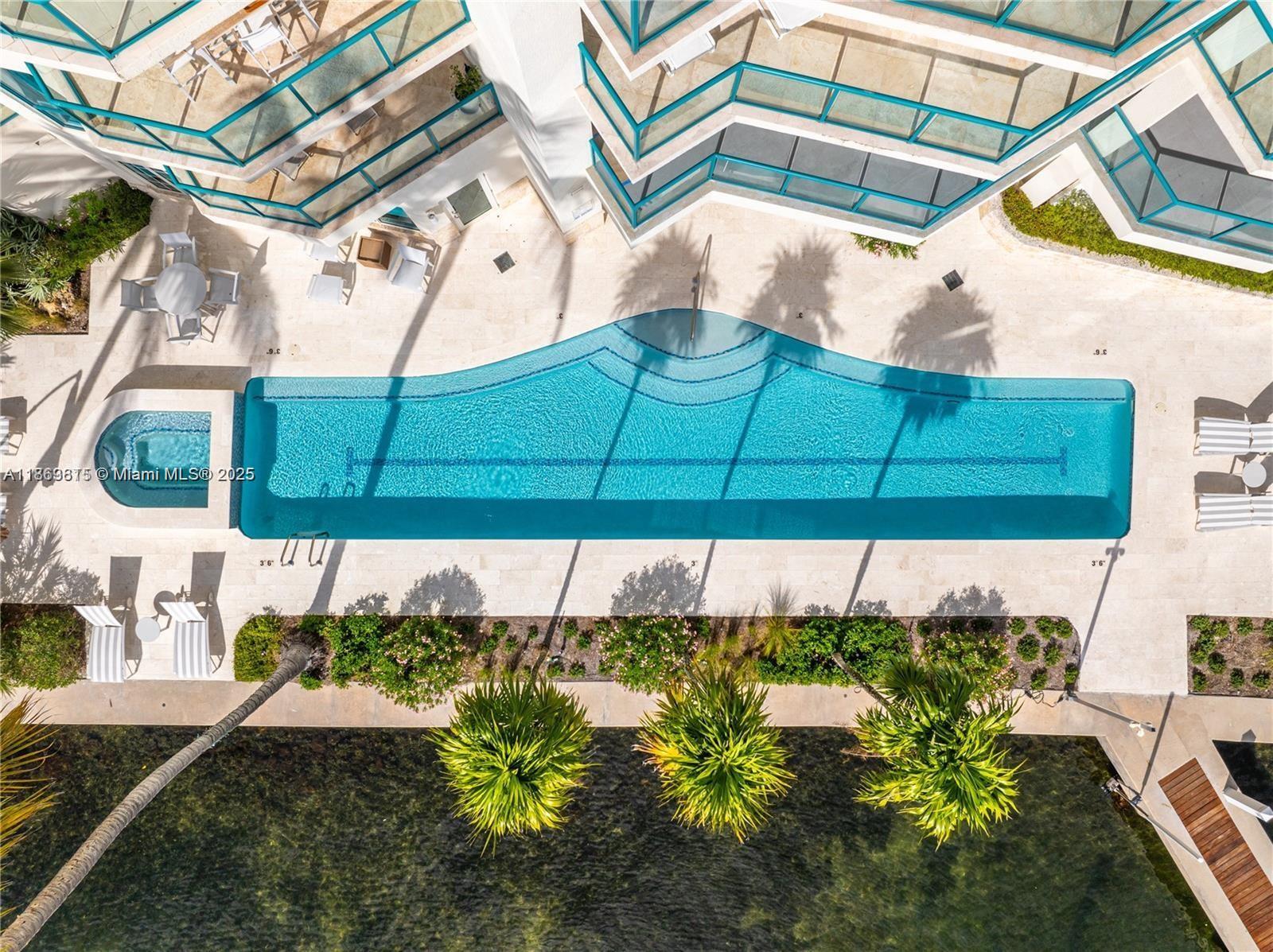 1660 W Glencoe St #401, Miami FL 33133