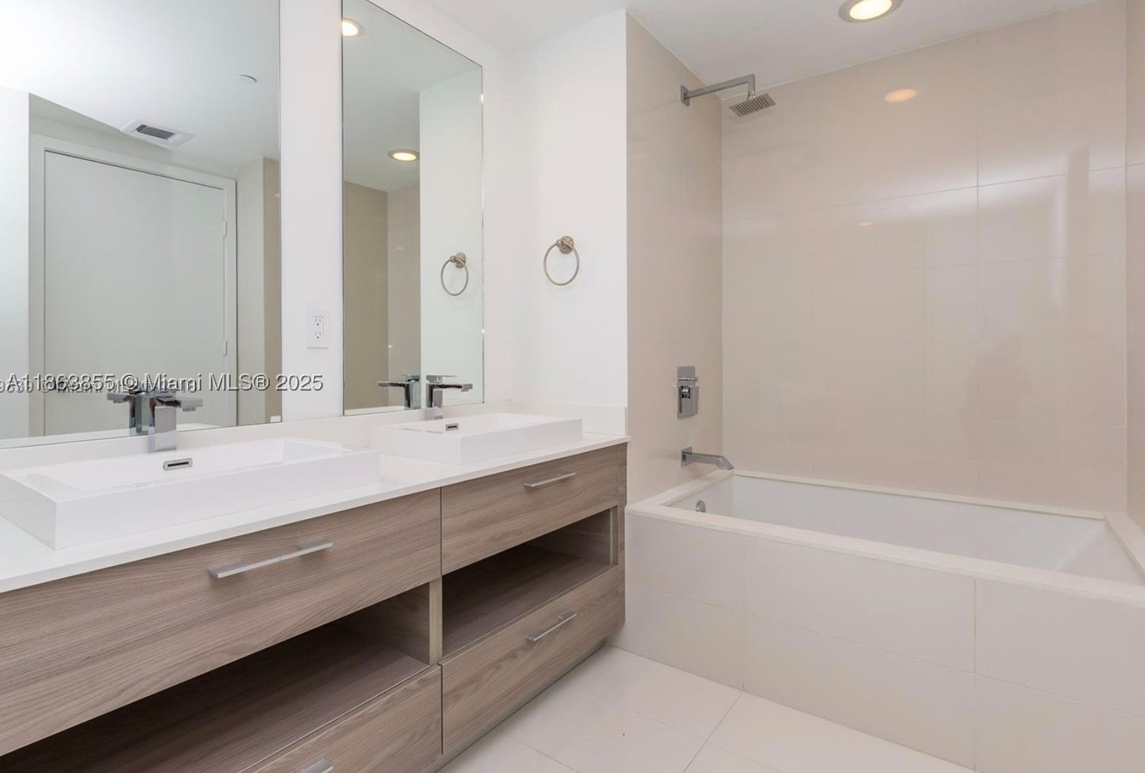 1300 S Miami Ave #1602, Miami FL 33130