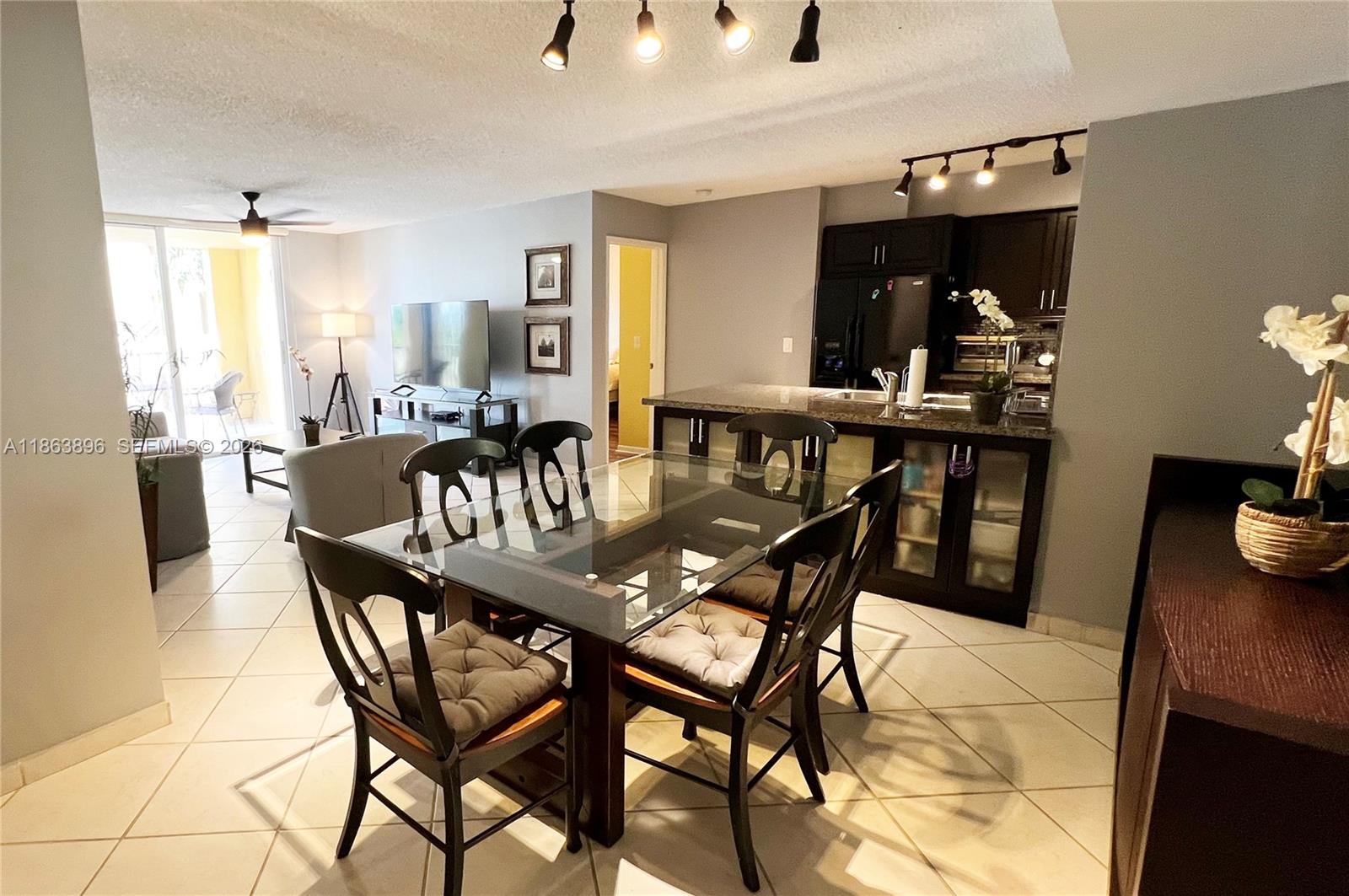 19555 E Country Club Dr #8305, Aventura FL 33180
