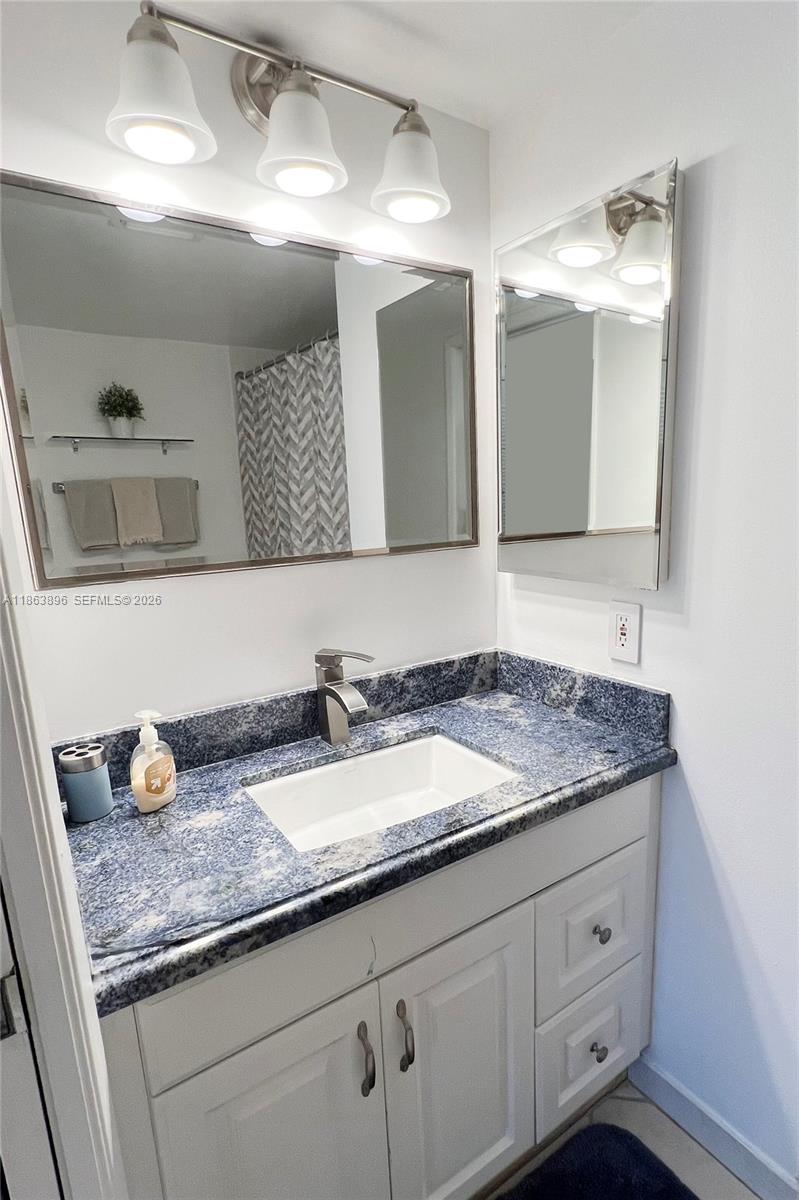 19555 E Country Club Dr #8305, Aventura FL 33180