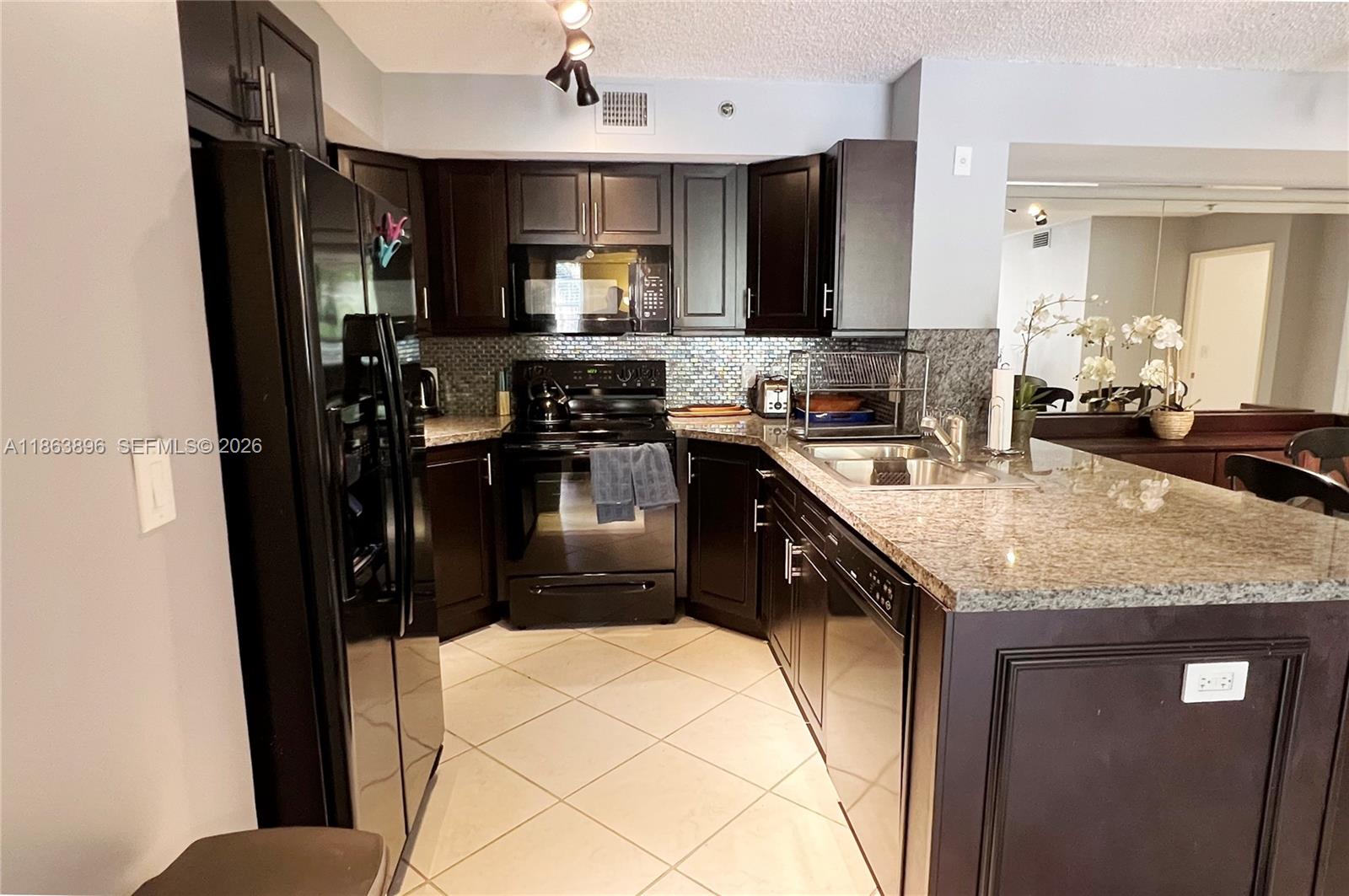 19555 E Country Club Dr #8305, Aventura FL 33180
