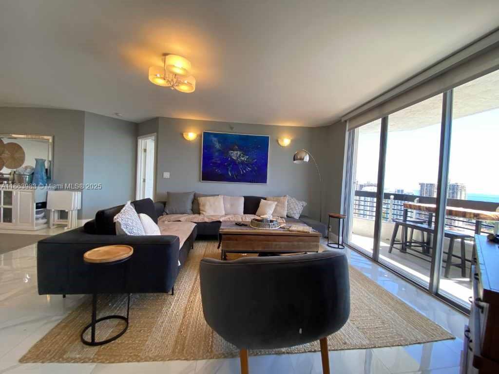 3530 Mystic Pointe Dr #3014, Aventura FL 33180