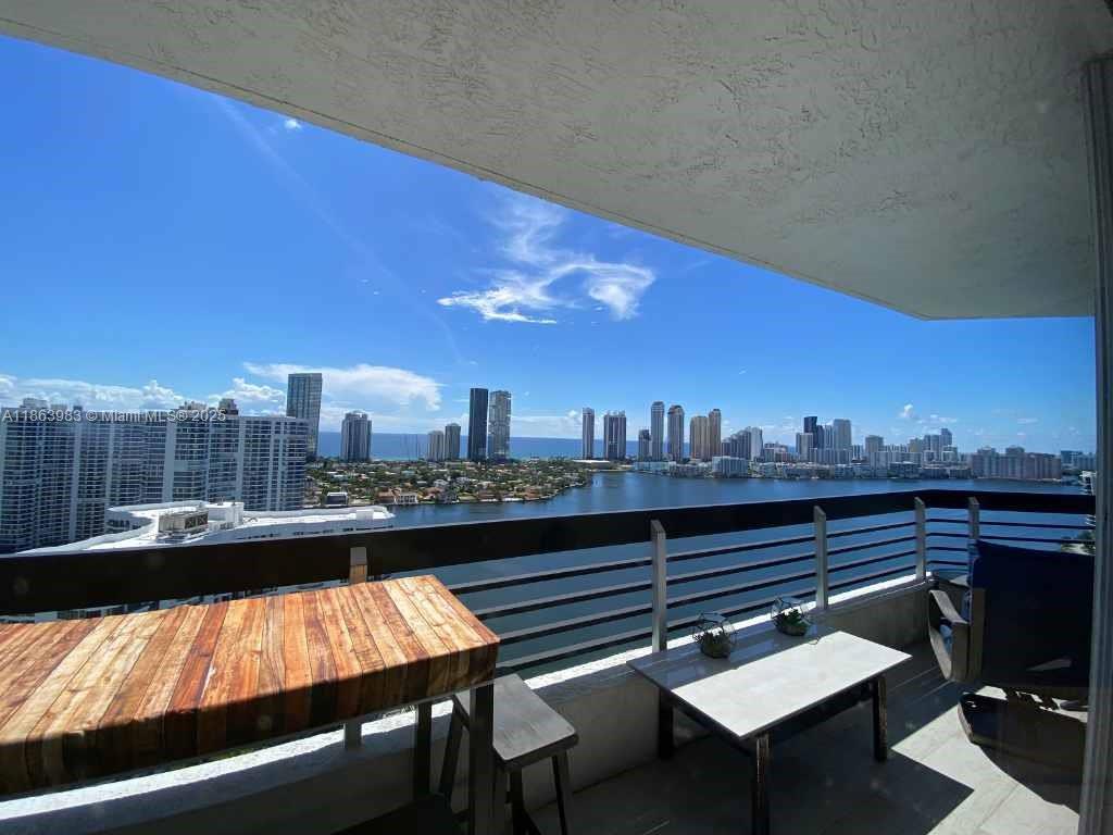 3530 Mystic Pointe Dr #3014, Aventura FL 33180