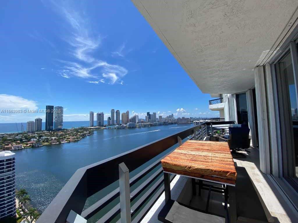 3530 Mystic Pointe Dr #3014, Aventura FL 33180