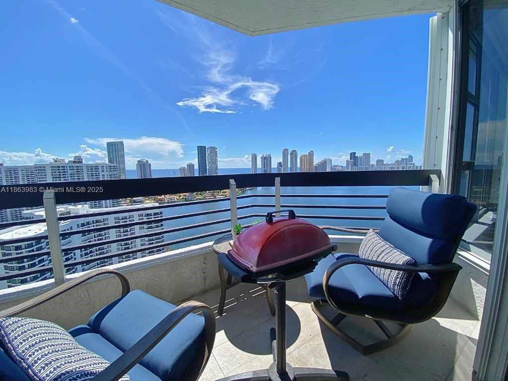 3530 Mystic Pointe Dr #3014, Aventura FL 33180