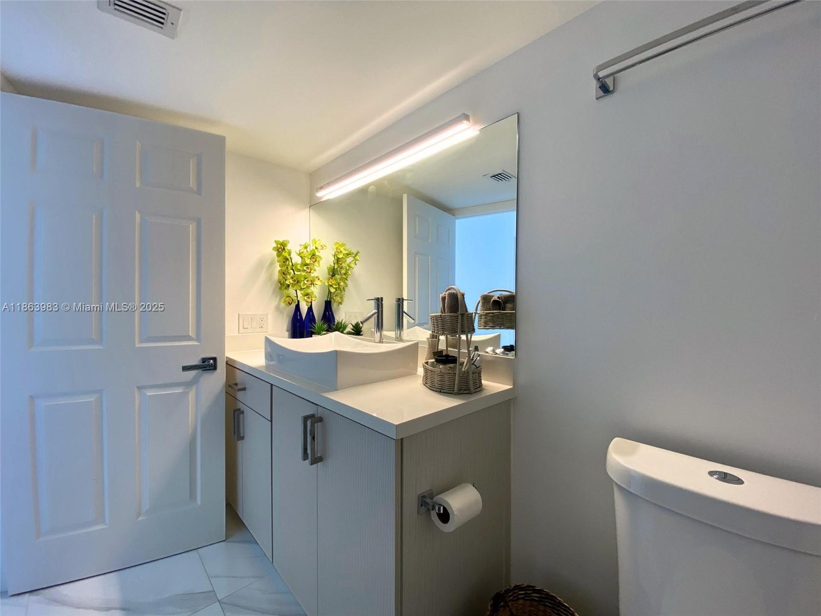 3530 Mystic Pointe Dr #3014, Aventura FL 33180