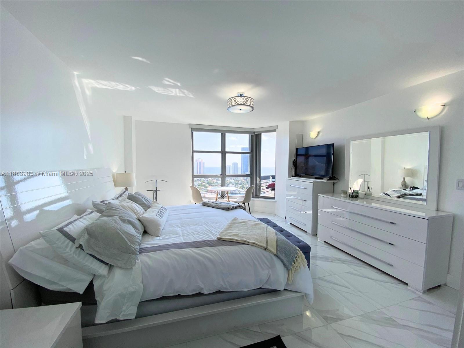 3530 Mystic Pointe Dr #3014, Aventura FL 33180