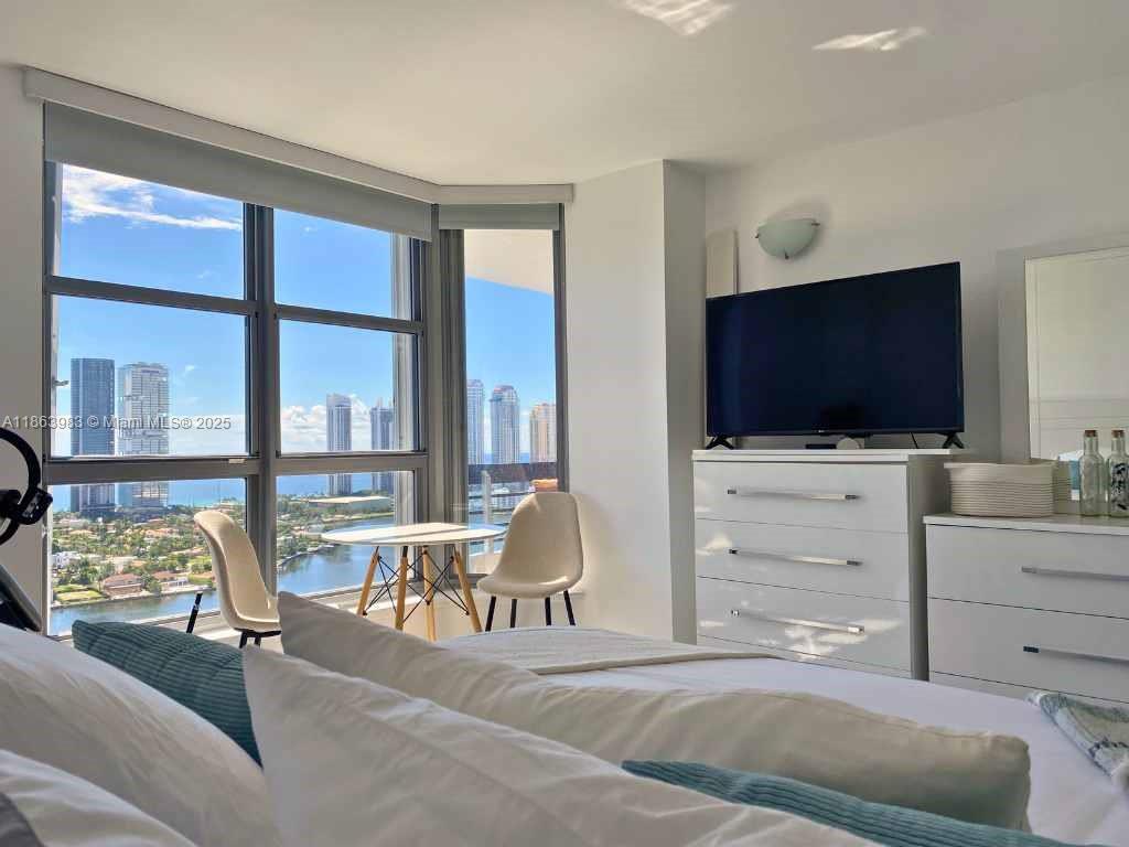 3530 Mystic Pointe Dr #3014, Aventura FL 33180