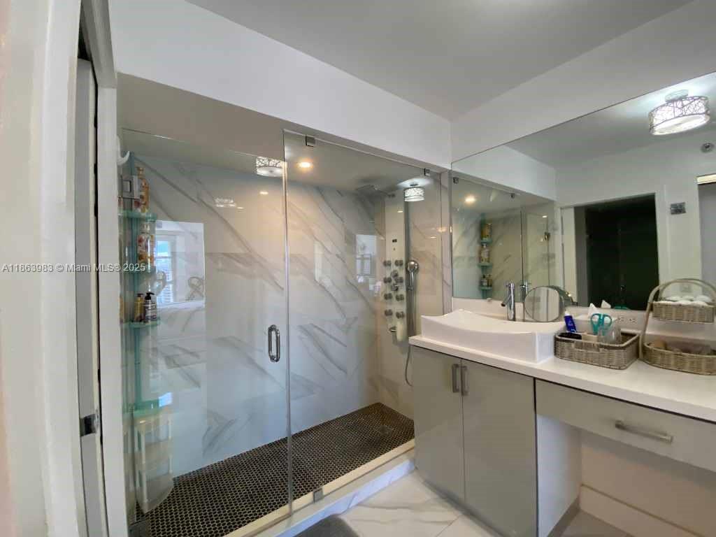 3530 Mystic Pointe Dr #3014, Aventura FL 33180